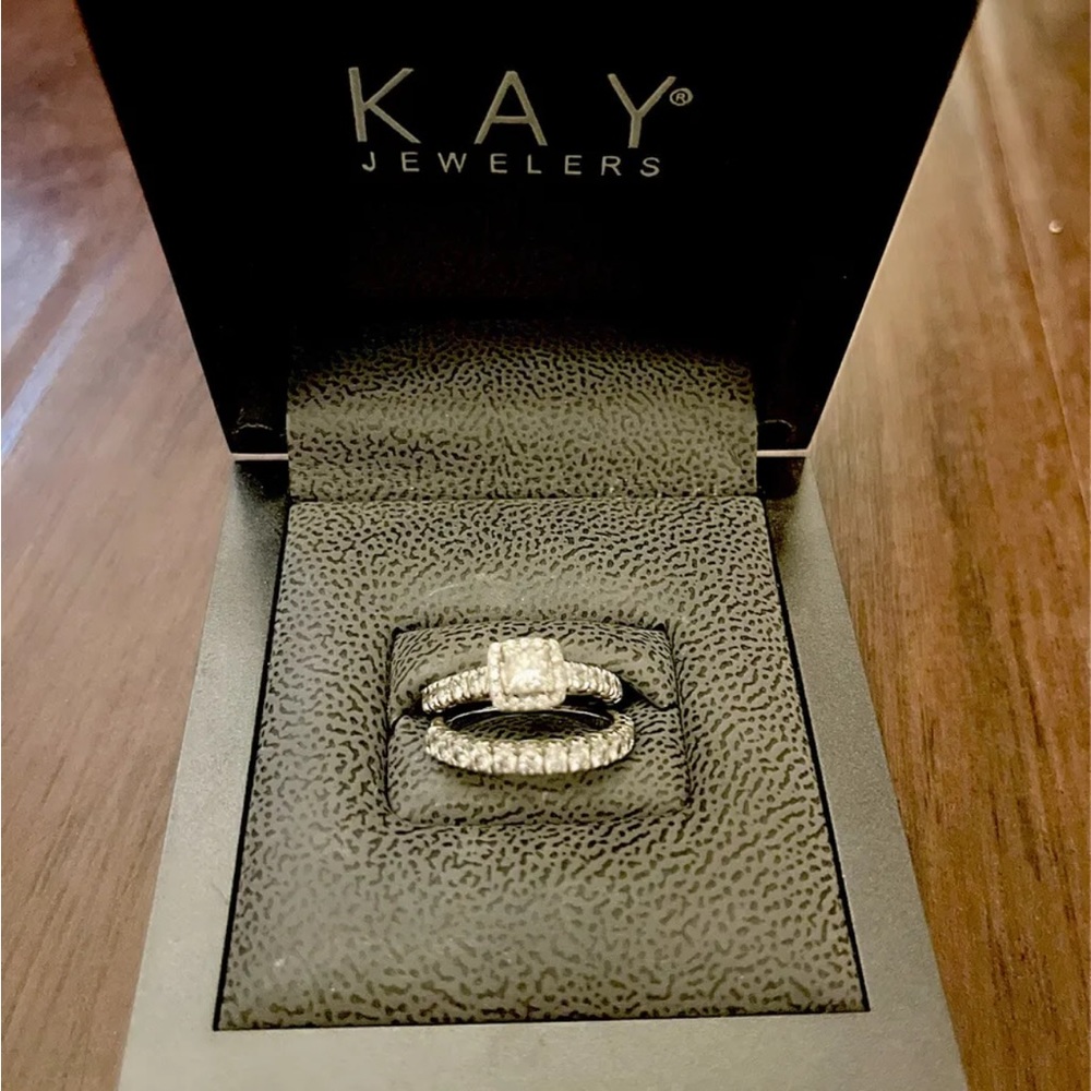 DIAMOND ENGAGEMENT RING AND WEDDING BAND - Size 6